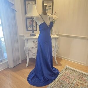 Morgan & Co Sapphire Beaded Halter Gown Size 7/8 Formal Prom Evening Dress